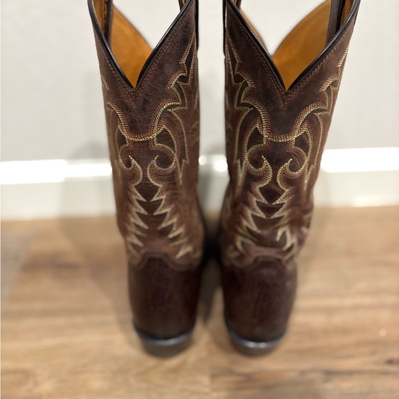 Tony Lama Men's Brown Western Boots gently used look great. - Picture 4 of 9